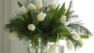 Kukat Aalto-maljakkoon - valitse klassinen ja tyylikäs kukkakimppu