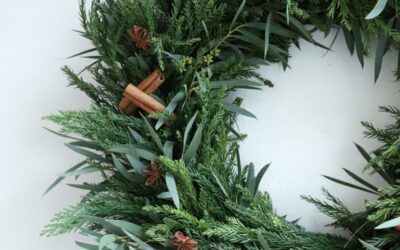 Tuoksuva joulukranssi – tunnelmaa havuista ja mausteista